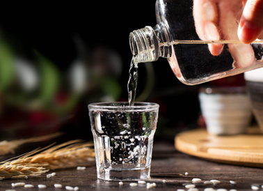白酒中的苦味能判斷是否是糧食酒？